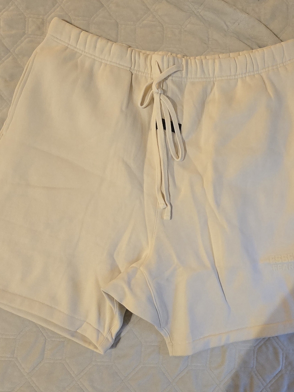 Fear Of God Essentials Shorts Eggshell Sz 2x 160SU222000F Prefall ' 22